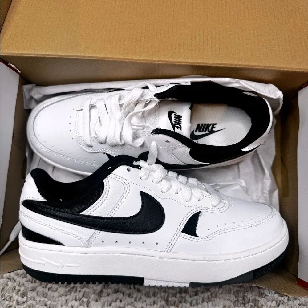 NWB Nike GAMMA Force White/Black Sneakers size 6